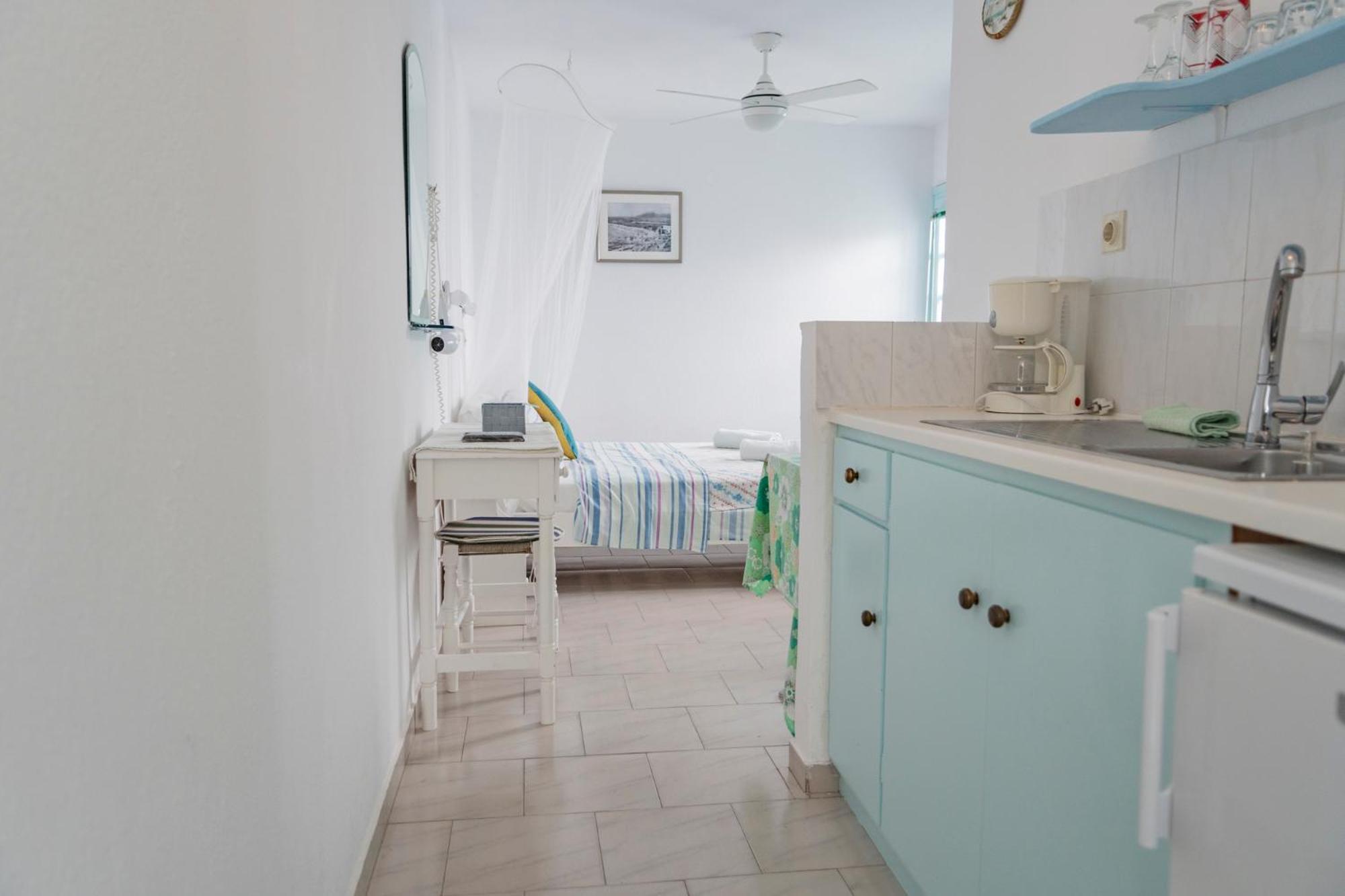 Paroscarmel Studio-Apartment Logaras Buitenkant foto