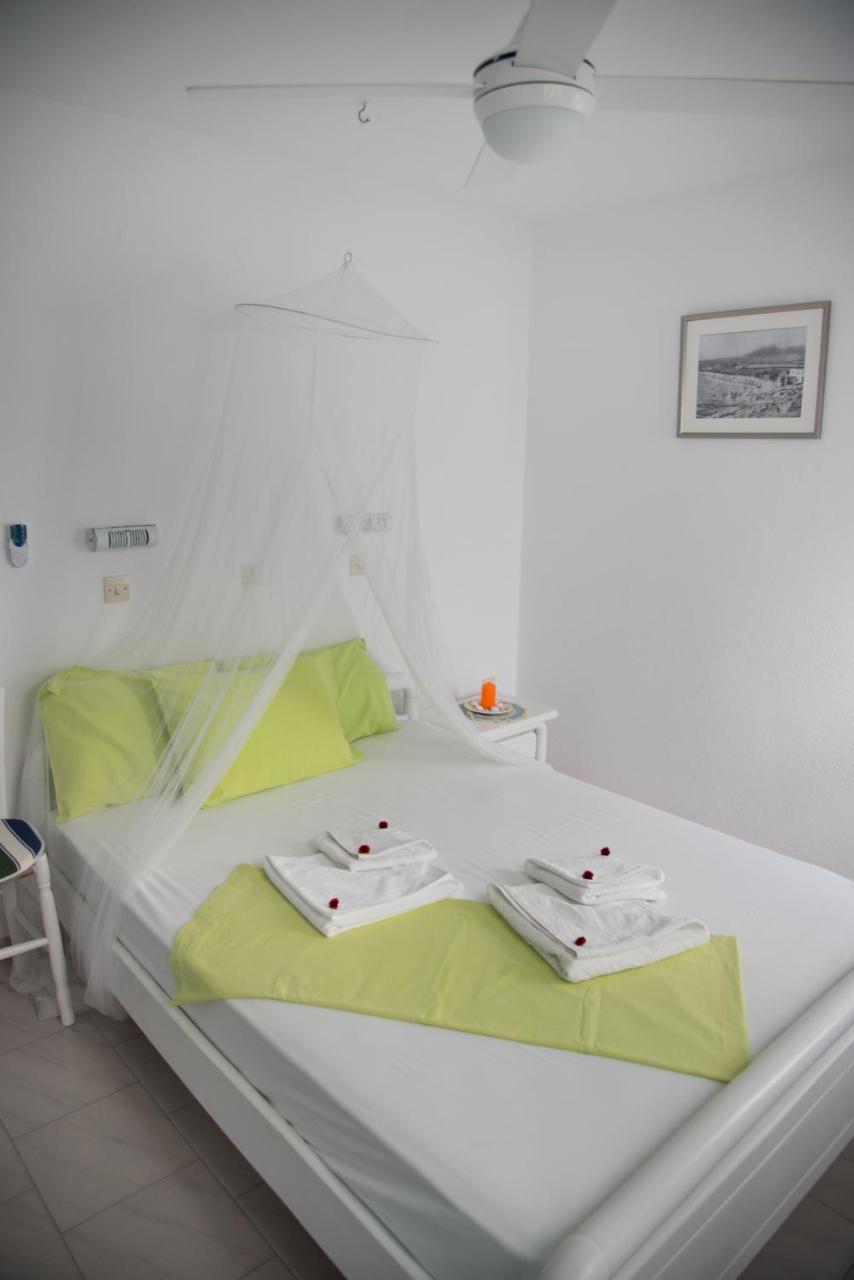 Paroscarmel Studio-Apartment Logaras Buitenkant foto